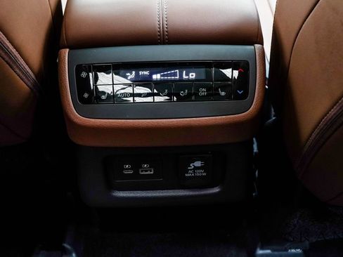 Used 2025 Nissan Pathfinder Platinum AWD/4WD image 24