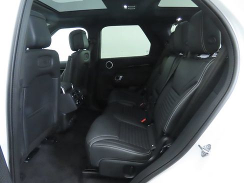 Used 2025 Land Rover Discovery S AWD/4WD image 22