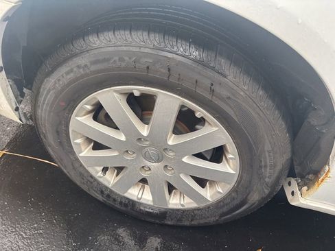 Used 2016 Chrysler Town & Country Touring w/ Driver Convenience Group image 16