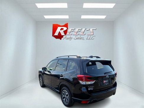 Used 2020 Subaru Forester Premium image 40