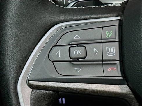 New 2025 Jeep Grand Cherokee L Limited w/ Luxury Tech Group II image 29