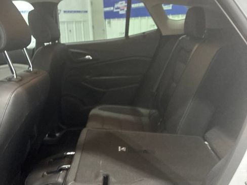 Used 2025 Chevrolet Trax LT FWD image 30