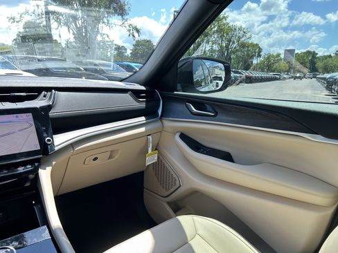 New 2026 Jeep Grand Cherokee L Limited RWD image 41