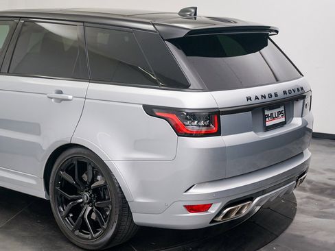 Used 2022 Land Rover Range Rover Sport SVR image 10