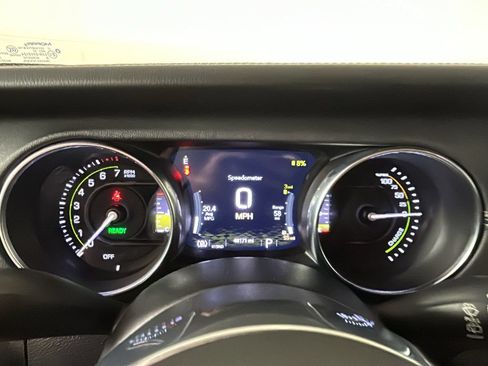 Used 2023 Jeep Wrangler Unlimited Sahara w/ Cold Weather Group AWD/4WD image 21