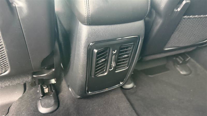 Used 2020 Jeep Grand Cherokee Laredo AWD/4WD image 20