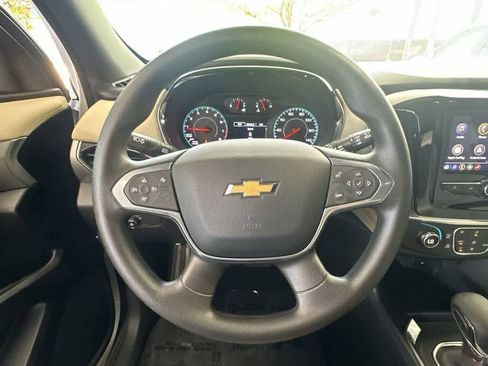 Used 2023 Chevrolet Traverse LS FWD image 15