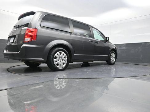 Used 2018 Dodge Grand Caravan SE w/ UConnect Hands-Free Group FWD image 29