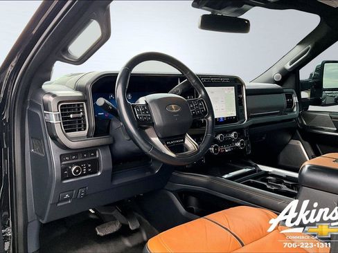 Used 2024 Ford F250 Platinum image 13