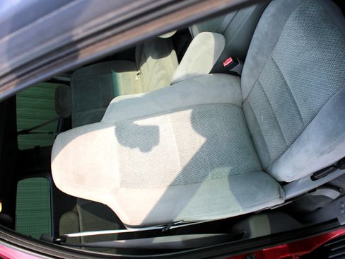 Used 2002 Ford Excursion XLT image 12