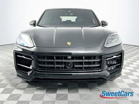 Used 2026 Porsche Cayenne GTS AWD/4WD image 2