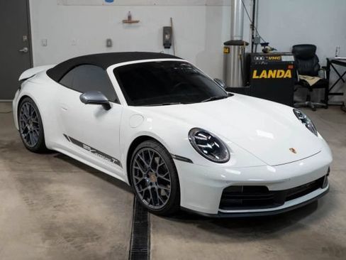 Used 2025 Porsche 911 Carrera T RWD image 8