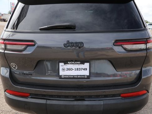 Used 2022 Jeep Grand Cherokee L Laredo AWD/4WD image 6