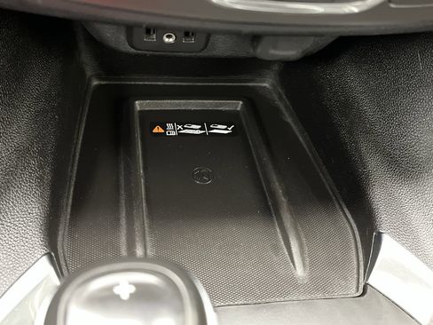 Used 2018 Chevrolet Traverse Premier image 28