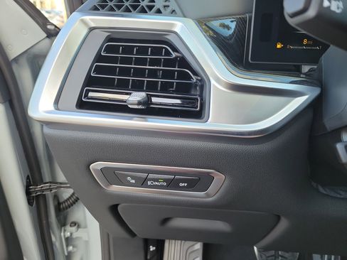 New 2026 BMW X7 xDrive40i image 16