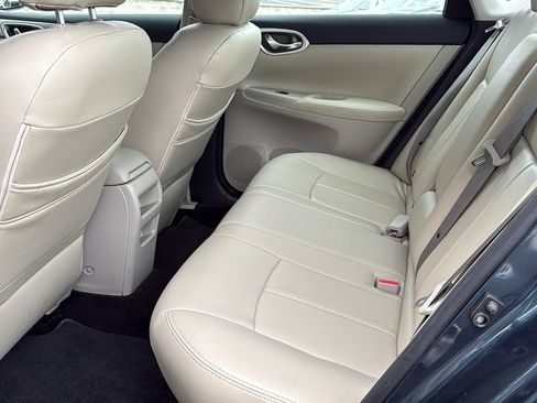 Used 2015 Nissan Sentra SV FWD image 19