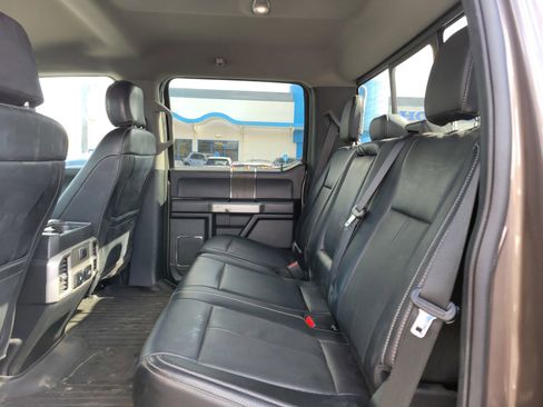 Used 2020 Ford F250 Lariat w/ Chrome Package image 17