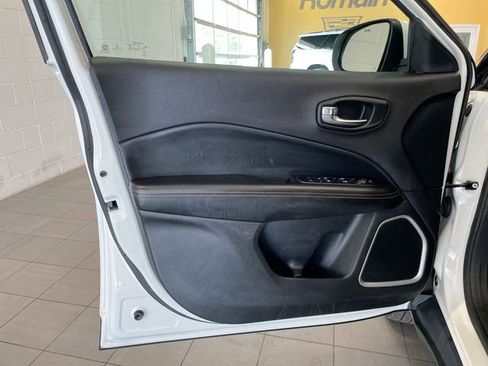 Used 2020 Jeep Compass Limited image 9