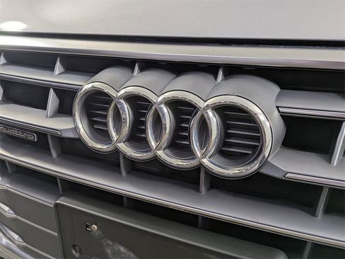 Used 2019 Audi Q5 2.0T Premium w/ Convenience Package image 9