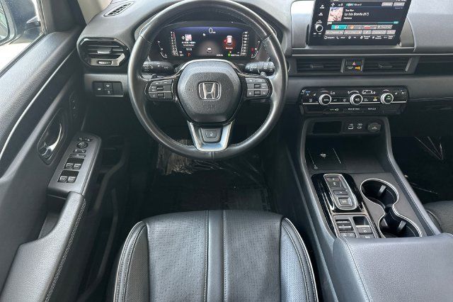 Certified 2025 Honda Pilot Elite image 16