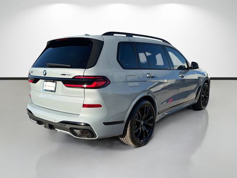 New 2027 BMW X7 xDrive40i image 3