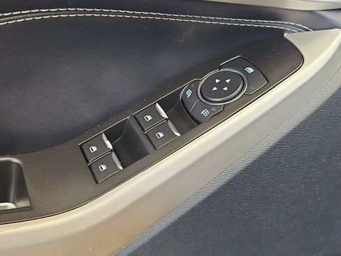 Used 2021 Ford Explorer XLT w/ Equipment Group 202A AWD/4WD image 11