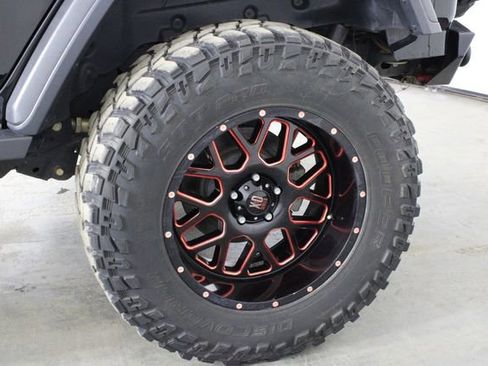 Used 2018 Jeep Wrangler Unlimited Rubicon image 37