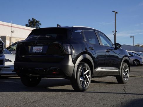 New 2026 Nissan Kicks SV image 4