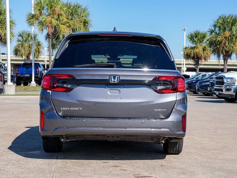 Certified 2026 Honda Odyssey Touring image 5