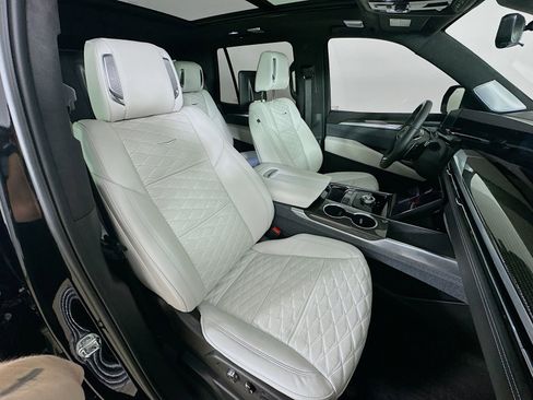 Used 2026 Cadillac Escalade V AWD/4WD image 45
