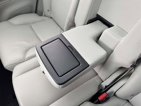 Certified 2024 Volvo XC90 B5 Core w/ Protection Package Premier image 10