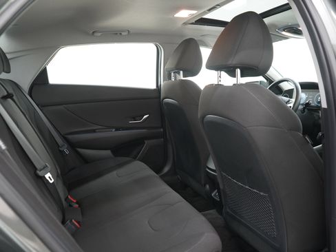 Used 2025 Hyundai Elantra SEL FWD image 12