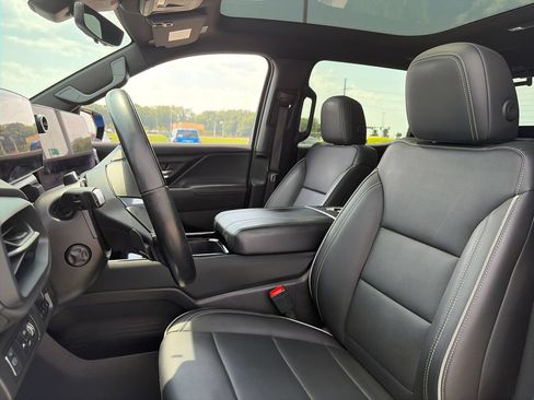 Used 2025 Chevrolet Silverado EV LT w/ LT Premium Package AWD/4WD image 17