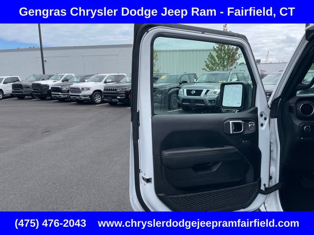 Used 2023 Jeep Wrangler Unlimited Sahara w/ Cold Weather Group AWD/4WD image 44