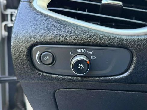 Used 2018 Chevrolet Malibu LS FWD image 13