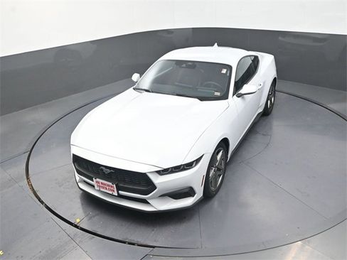 Used 2024 Ford Mustang Coupe image 17