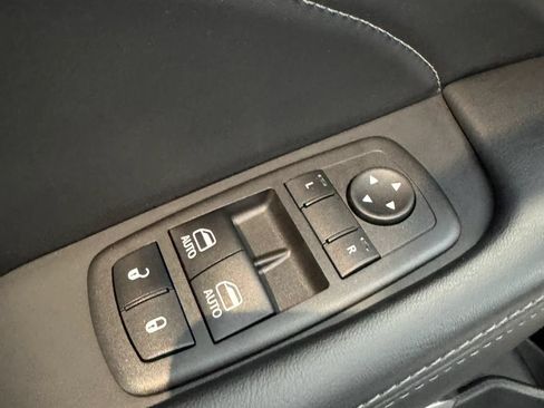 Used 2022 Dodge Challenger R/T Scat Pack RWD image 32