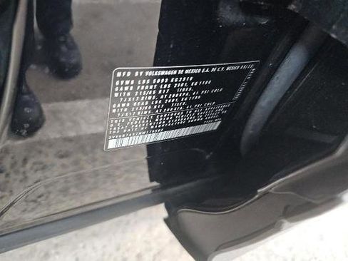 Used 2022 Volkswagen Tiguan S image 14