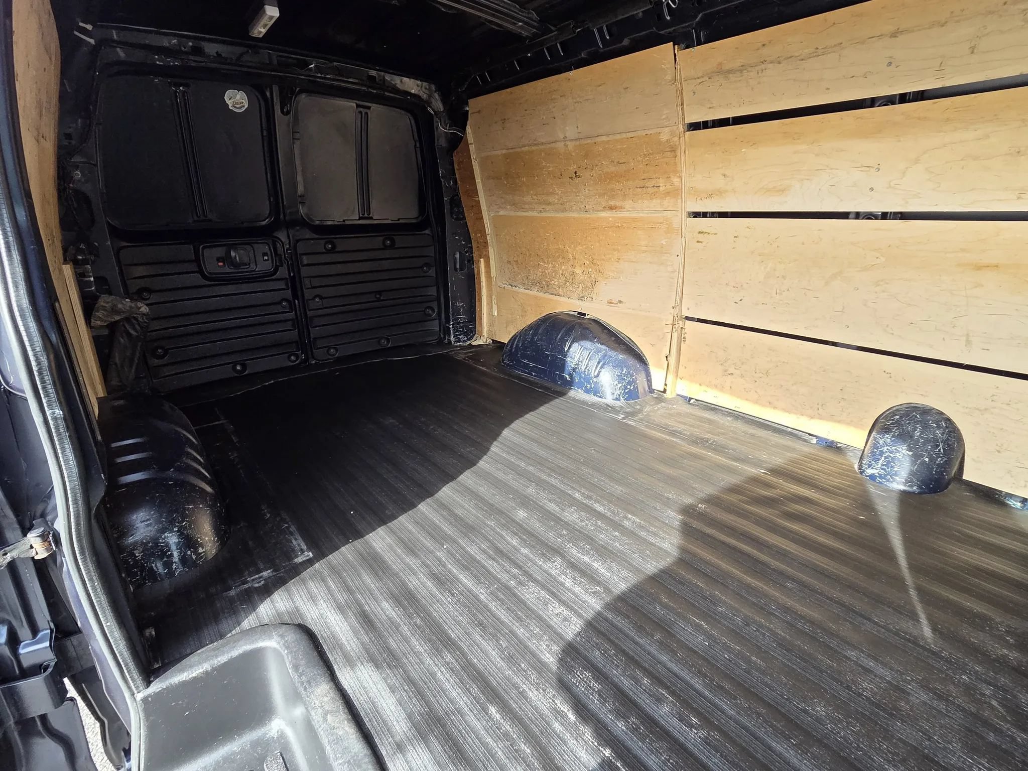 Used 2015 GMC Savana 3500 RWD image 16