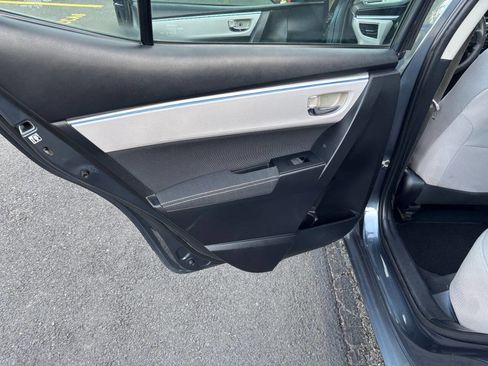 Used 2015 Toyota Corolla LE FWD image 18