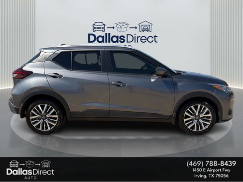 Used 2023 Nissan Kicks SV image 5