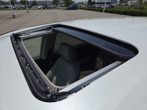Used 2024 Honda CR-V EX-L image 3
