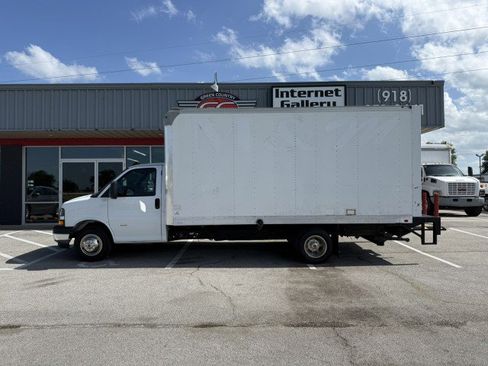 Used 2018 Chevrolet Express 3500 Extended w/ Power Convenience Package image 5