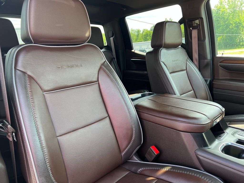 Used 2023 GMC Sierra 1500 Denali w/ Denali Reserve Package AWD/4WD image 12
