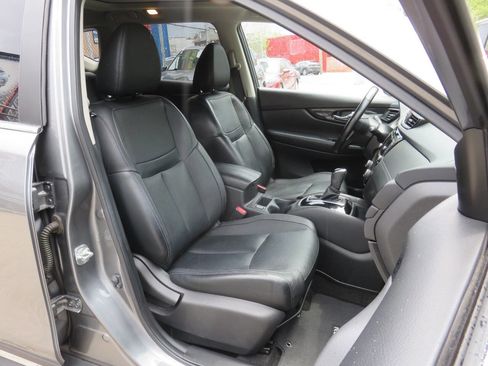 Used 2018 Nissan Rogue SL w/ Premium Package AWD/4WD image 11