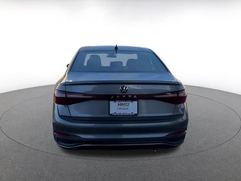 Used 2025 Volkswagen Jetta Sport image 7