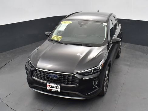 Used 2023 Ford Escape Platinum image 42