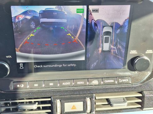 Used 2024 Nissan Pathfinder SL image 31