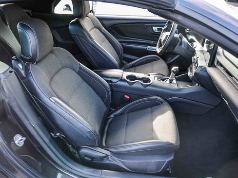 Used 2024 Ford Mustang Convertible image 6