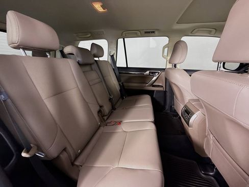 Used 2020 Lexus GX 460 Premium w/ Premium Package image 29